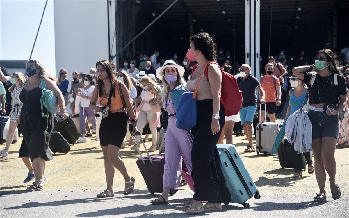 خبير يوناني