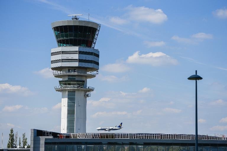 مطار أثينا
