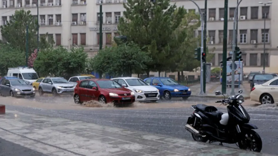 الطقس في اليونان