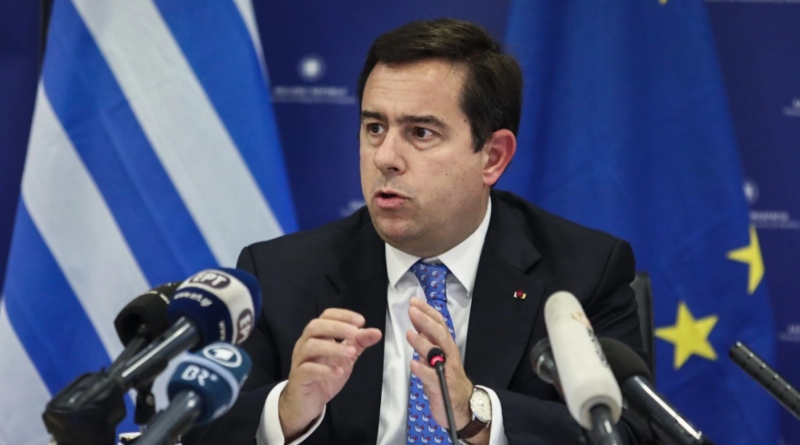 وزير الهجرة اليوناني