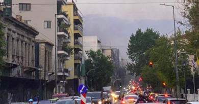 حريق في مبنى مهجور وسط أثينا