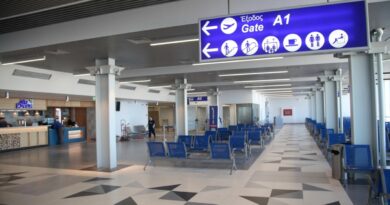 مطار هيراكليون في كريت يغلق لمدة خمسة أيام