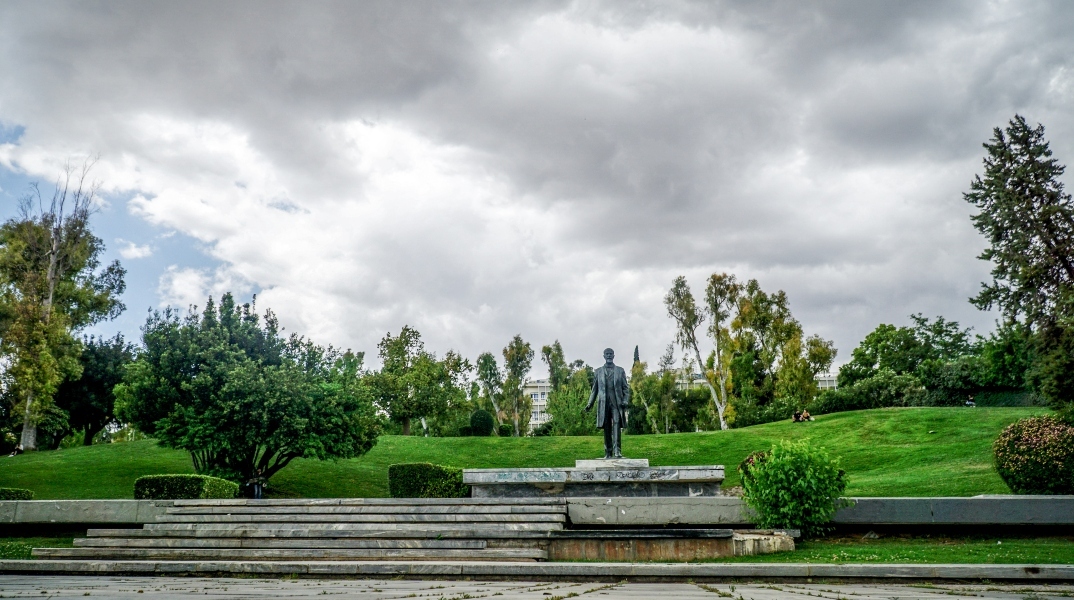 أجواء شتوية يوم الأربعاء مع سحب و أمطار و عواصف