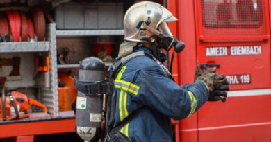 اسبروبيرغوس: حريق في منطقة خارجية للعمل، حضور قوي لإدارة الإطفاء