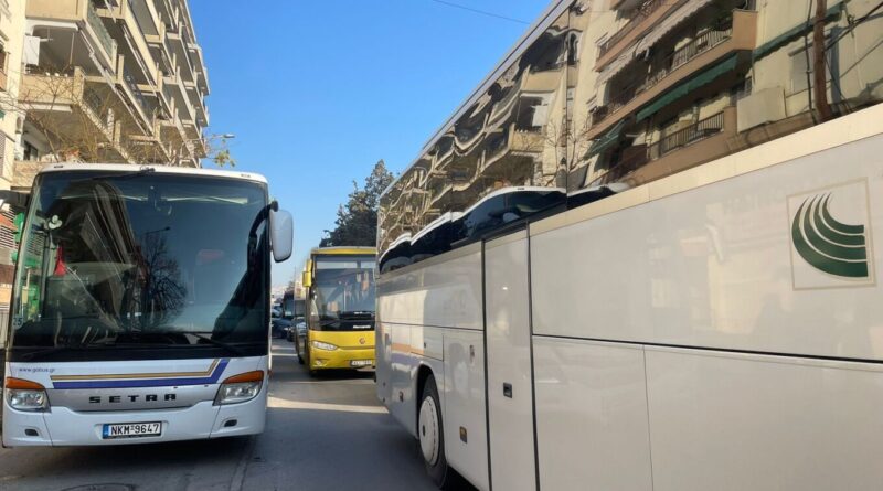 سالونيكي: احتجاج في وسط المدينة بأكثر من ١٠٠ حافلة سياحية