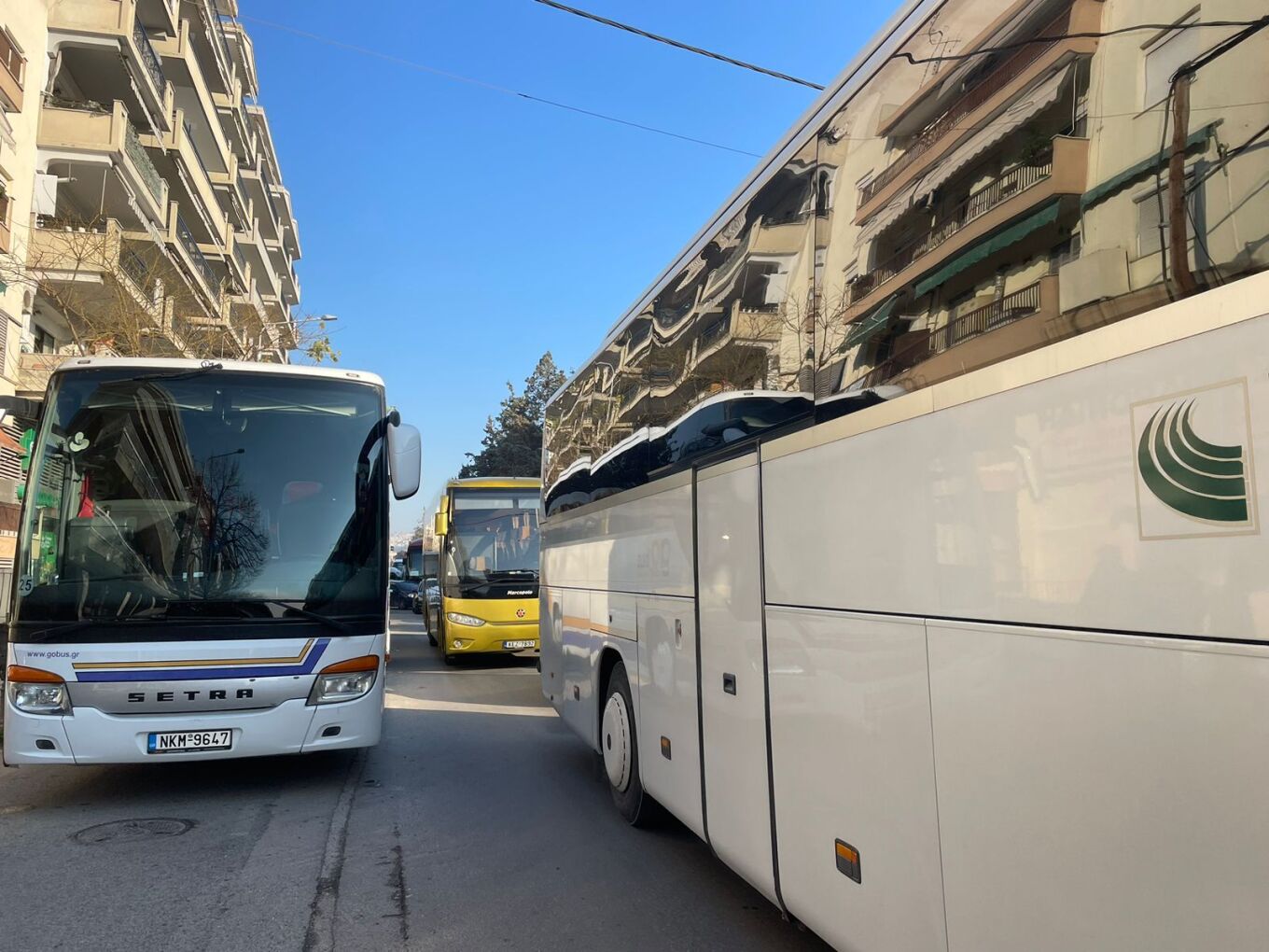 سالونيكي: احتجاج في وسط المدينة بأكثر من ١٠٠ حافلة سياحية