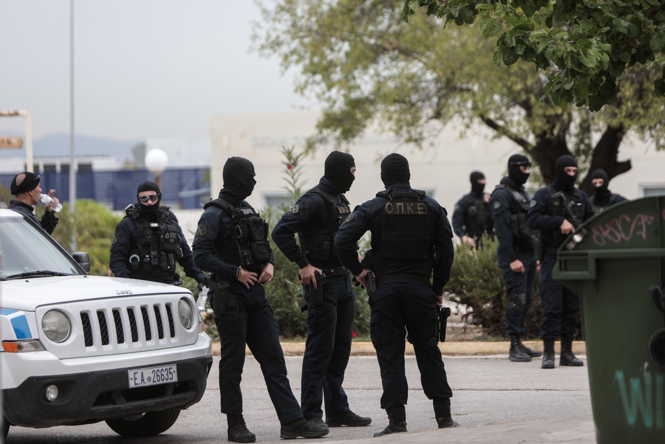 زوغرافو : القبض على شاب ٢٨ سنة بتهمة تهريب المخدرات - عثر عليه خارج سكن الطلبة