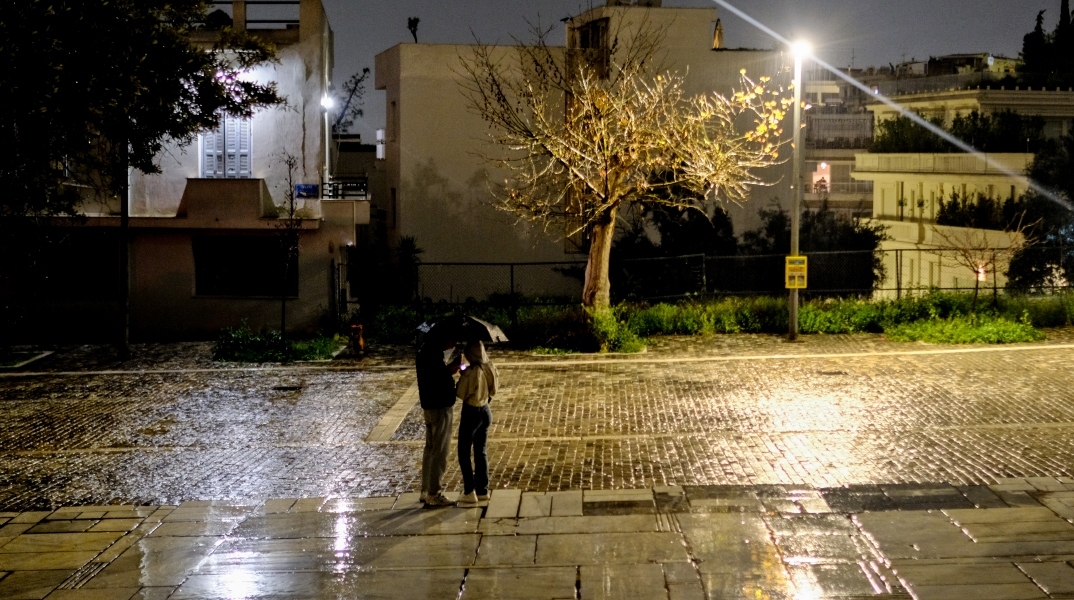 توقعات لطقس ممطر اليوم الجمعة في جميع مناطق البلاد