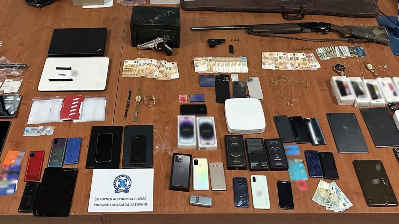 عصابه ترتكب ١١٤ عملية احتيال في جميع أنحاء البلاد حيث نهبوا ٢.٥ مليون يورو