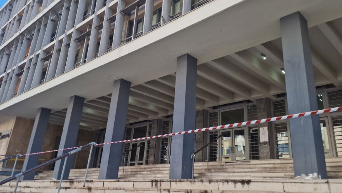 سالونيكي: اتصال هاتفي حول وضع عبوة ناسفة في المحاكم