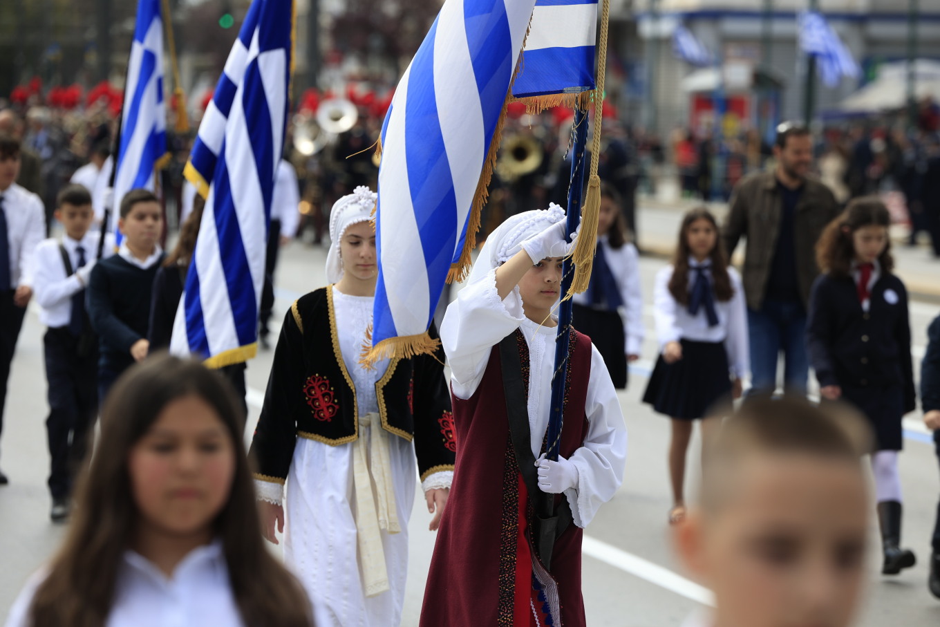 المسيرات و الفعاليات و الرقصات و الأغاني احتفالا بيوم ٢٥ مارس في أتيكا