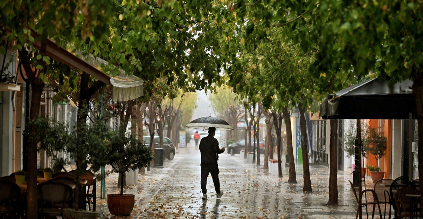 سوء الأحوال الجوية "يضرب" البلاد بأمطار غزيرة و عواصف اليوم