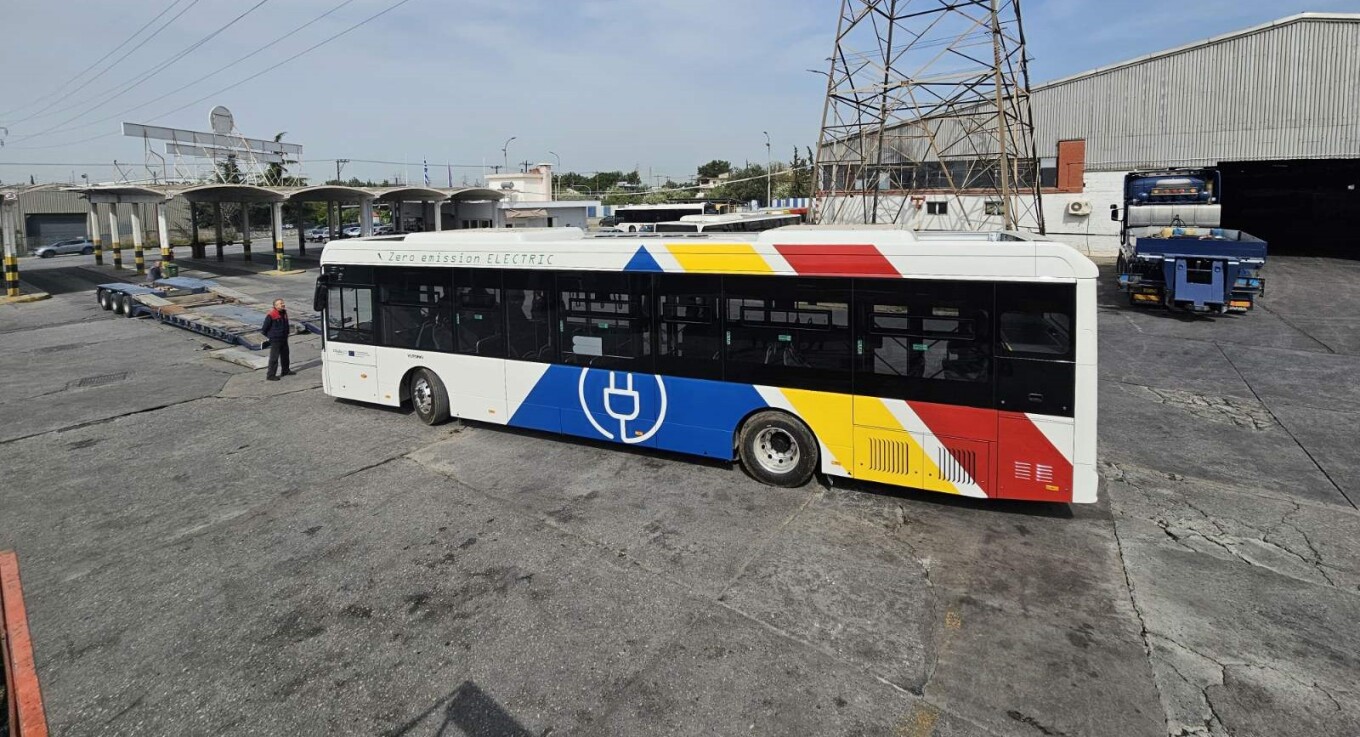 الباصات: بدأت المسارات التجريبية لستة حافلات كهربائية تابعة لـ OASTH