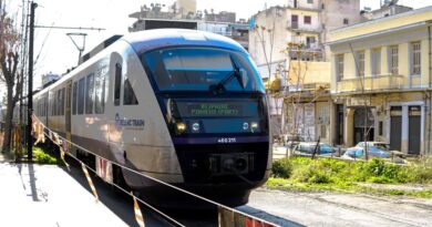 القطار الهيليني: الإيقاف و تغيير المسار بسبب الإضراب لمدة ٢٤ ساعة