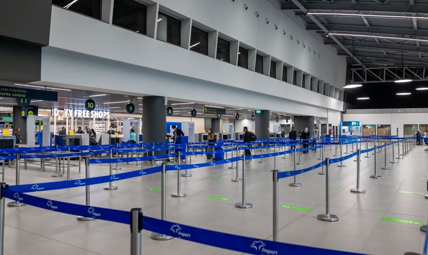 سائح مخمور يزعج الطائرة التي كانت تقوم برحلة من براغ إلى هيراكليون