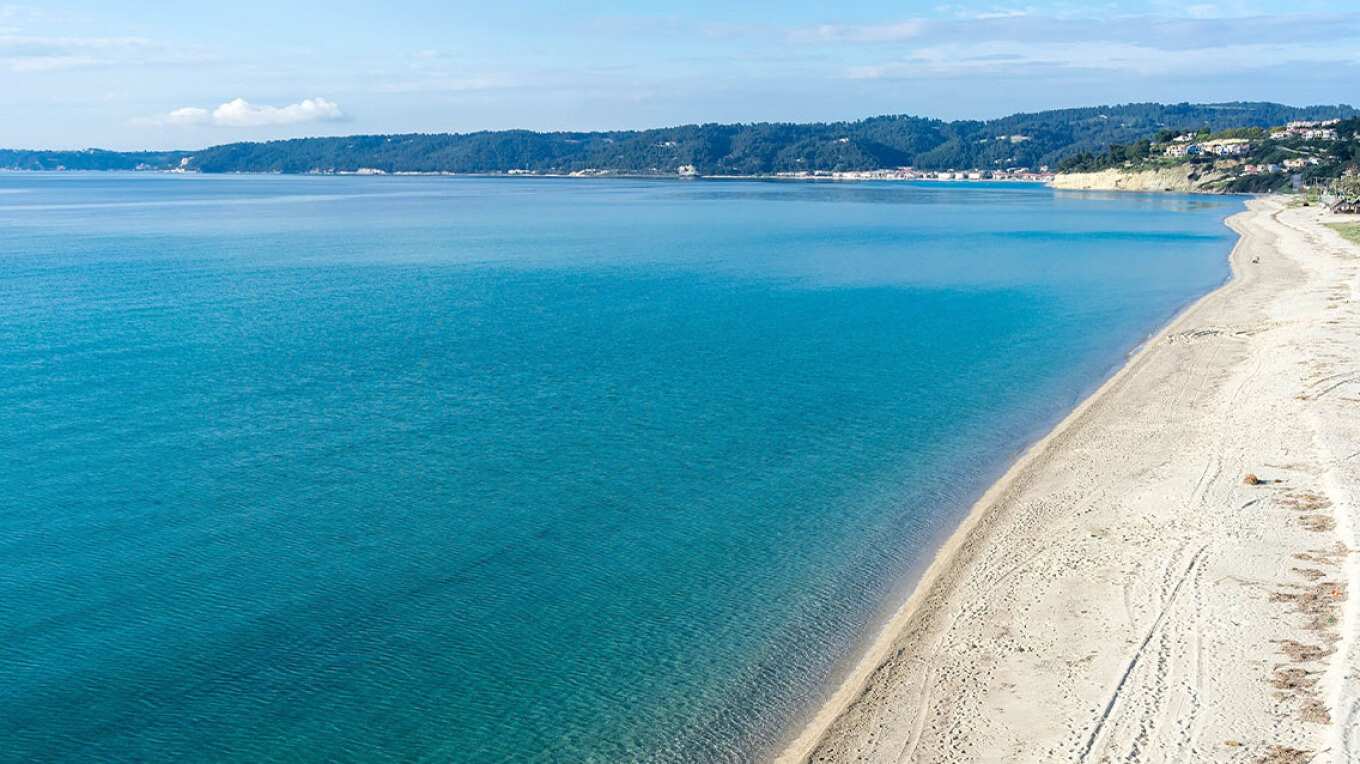 Blue Flags 2024: اليونان تحتل المرتبة الثانية على مستوى العالم في قائمة انظف الشواطئ