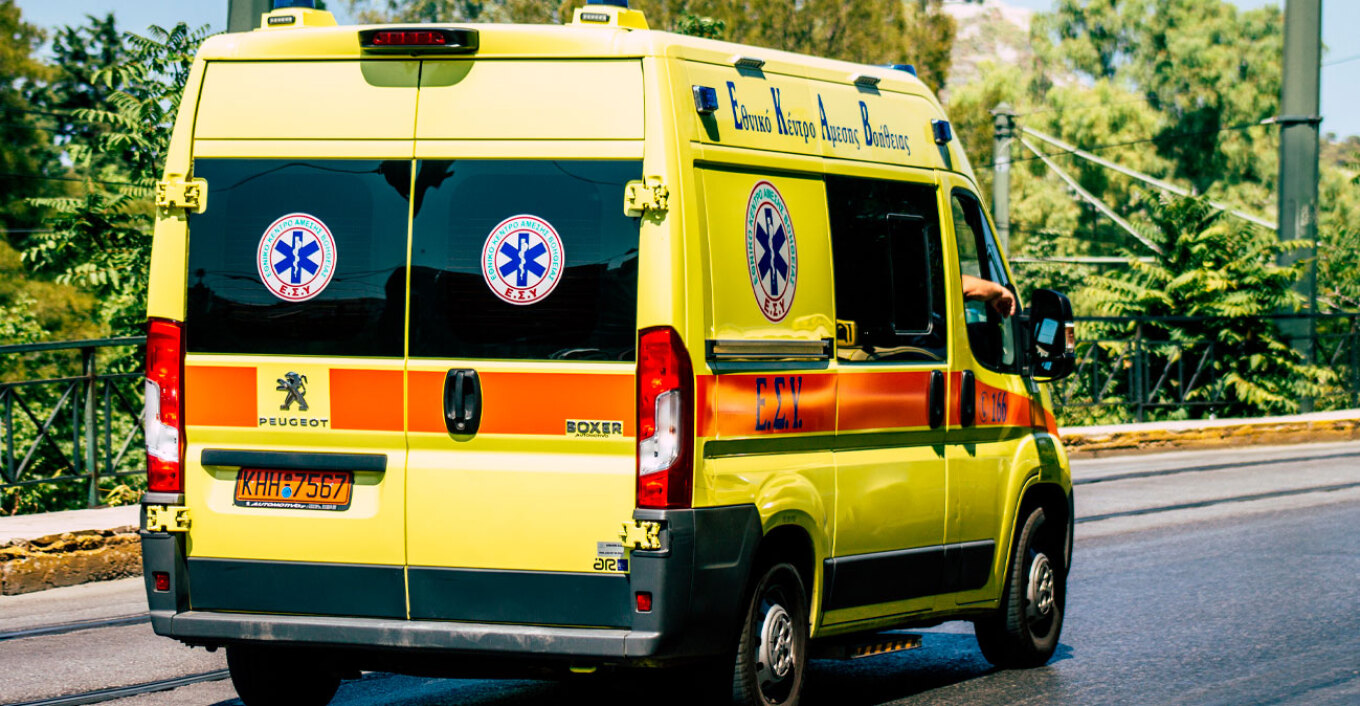 حادث طريق في فولياجمينيس: وفاة شاب يبلغ من العمر ٣٥ عامًا - اصطدمت دراجته النارية بسيارة