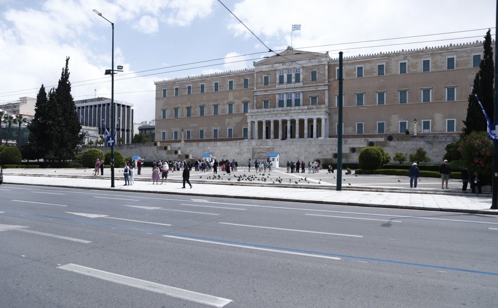 أثينا مدينة فارغه تماما في عيد الفصح الأحد