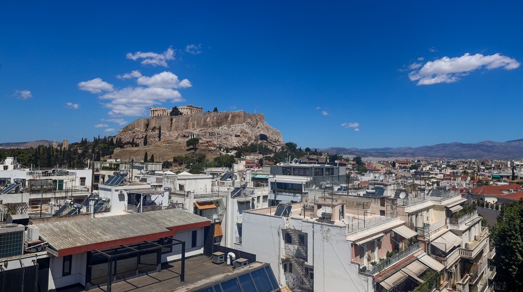 طقس صافياً بوجه عام و ارتفاع في درجات الحراره اليوم الأربعاء