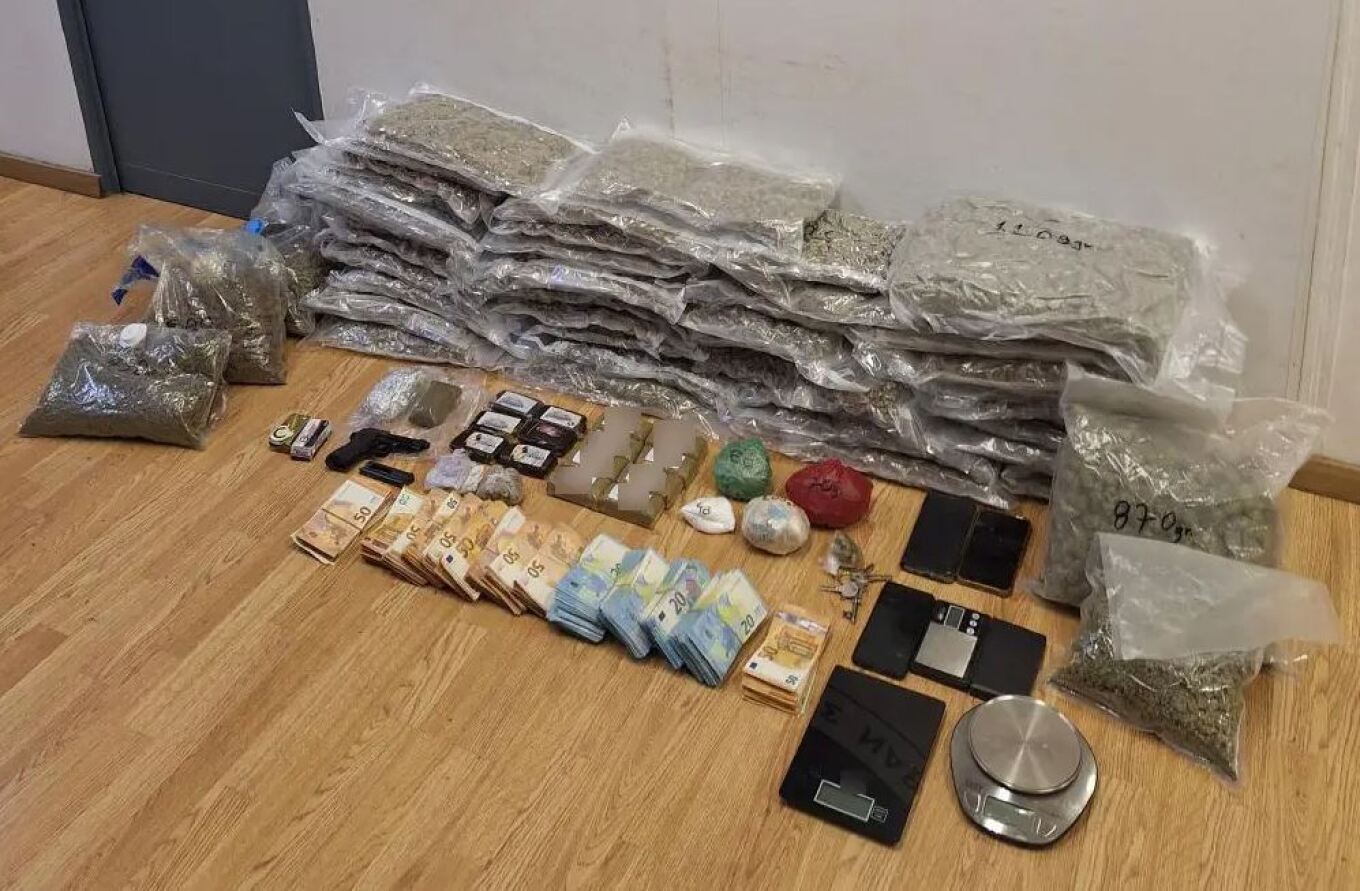 العثور على ٢٥ كجم من الحشيش في داخل منزل و اعتقال ثلاثة اشخاص