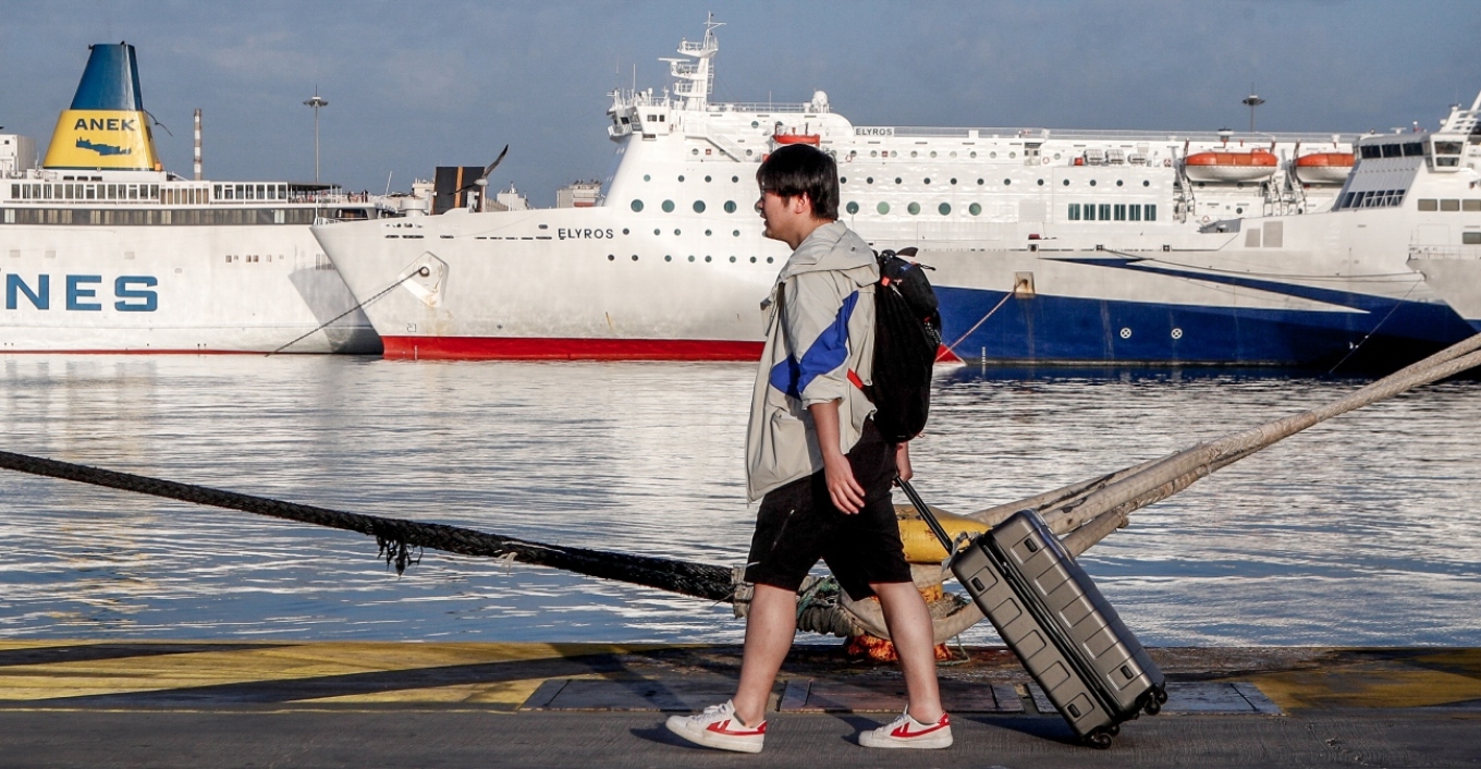 إلغاء العبارات عالية السرعة من بيرايوس إلى أجيستري و إيجينا بسبب الرياح
