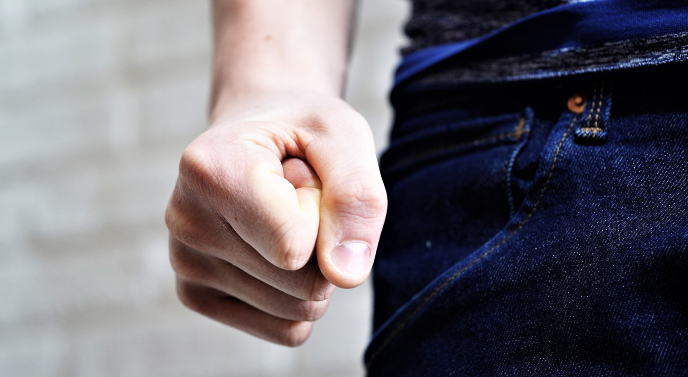 سالونيكي: القبض علي رجل اعتدى على والديه و أخرجهما من المنزل