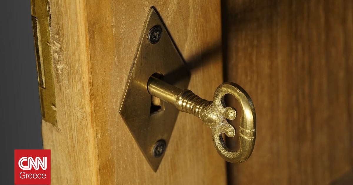 سالونيكي: حبست ابنها البالغ من العمر سبع سنوات و غادرت المنزل