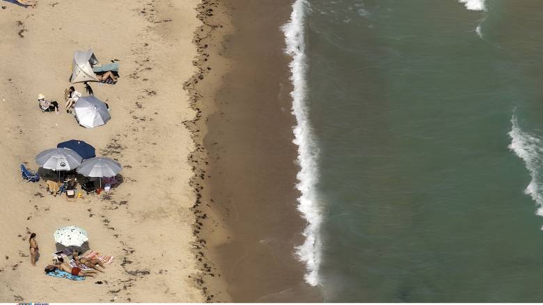 الطقس مشمس في جميع أنحاء البلاد و انخفاض قليل في درجات الحراره