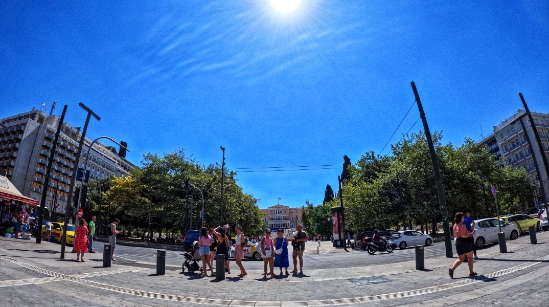 طقس معتدل مع انخفاض طفيف على درجات الحرارة