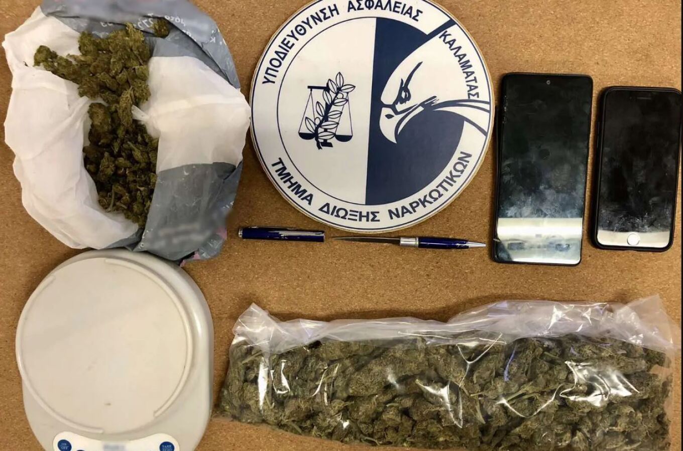 كالاماتا: القبض علي شباب يتاجرون بكميات من مادة الحشيش