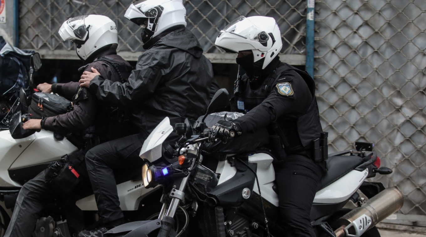 ألقي القبض على شاب يبلغ من العمر ٢٠ عامًا لارتكابه ست عمليات سطو في باغراتي و فيرونا