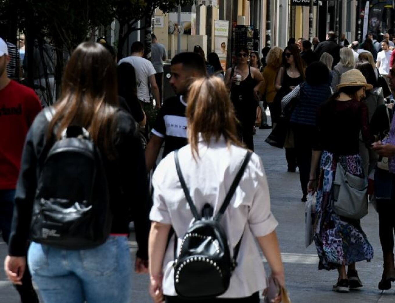 المحلات التجارية في سالونيكي و باترا مغلقة احتفالا بعيد أجيوس بنيفماتوس