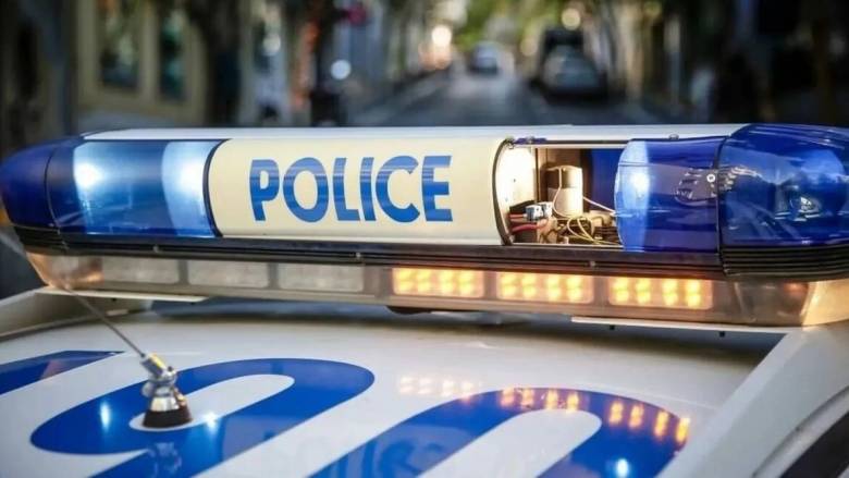 أصفاد لمهرب لاجئين في ألكسندروبولي