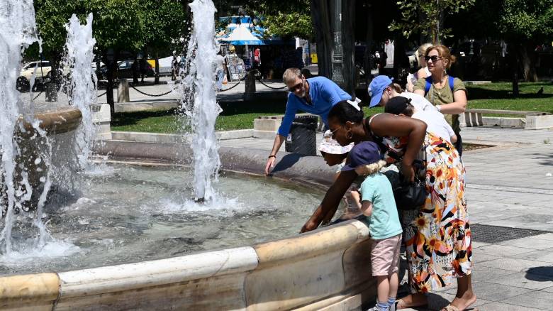 الطقس: الحرارة تبقى مرتفعة و تصل إلى ٤٢ درجة مئوية