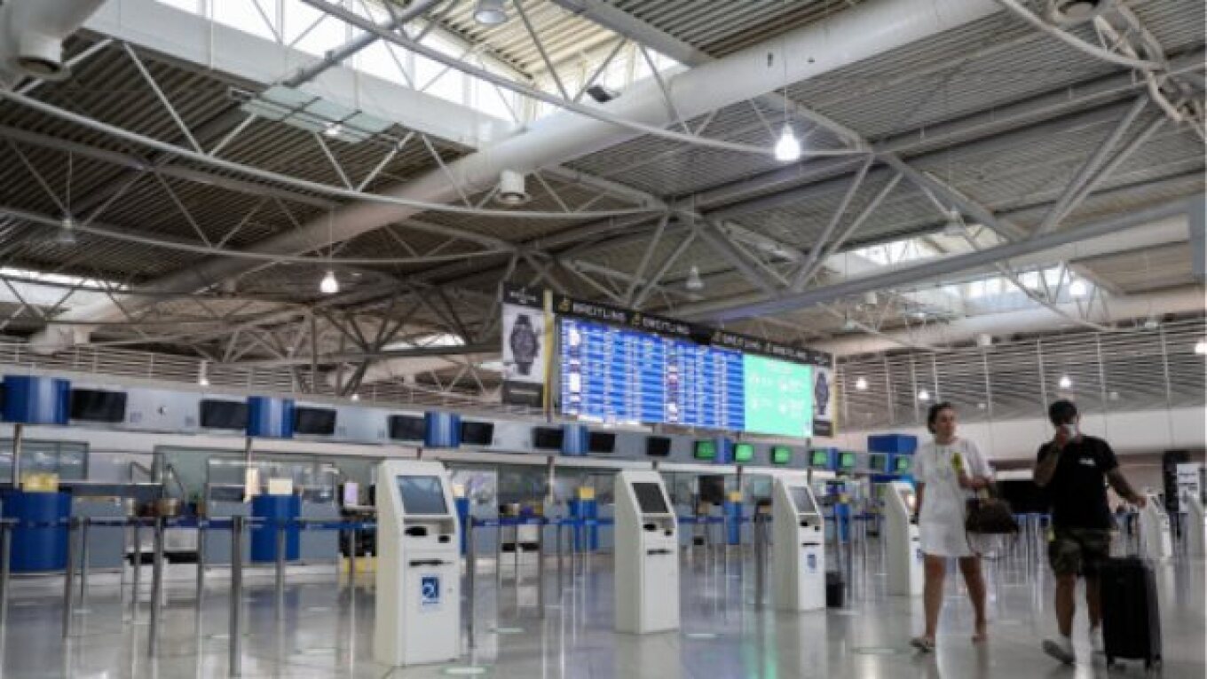 ما هي حقوق الركاب في حالة تأخير الرحلة أو إلغائها؟