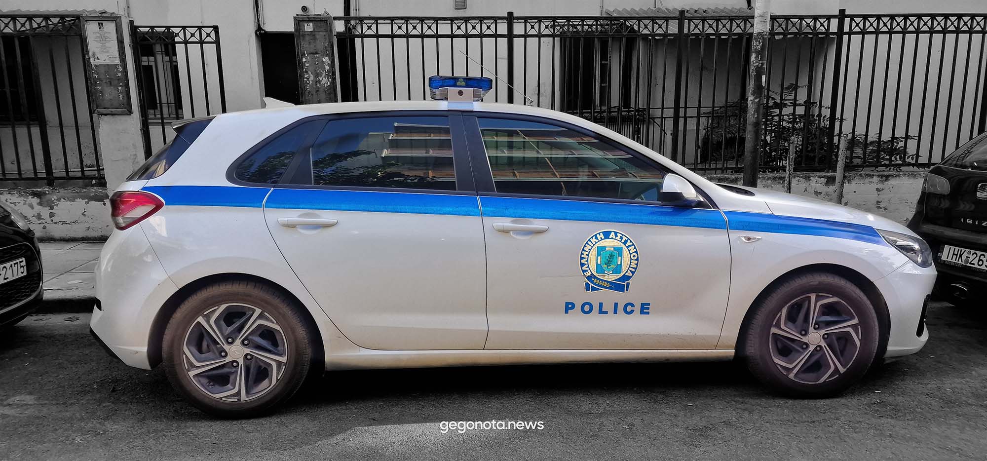 انتحر رجل يبلغ من العمر ٧٣ عامًا ببندقية في سيارته