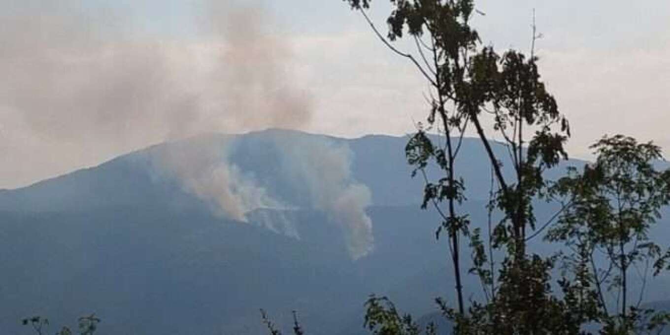 الحرائق في فالاكرو دراما و جبل بايكو بيلا لا تزال مستمرة