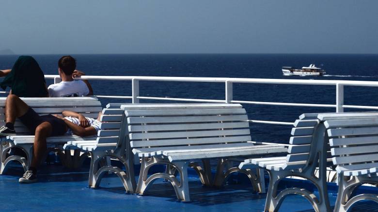 تبدأ اليوم رحلات العبارات من سالونيكي إلى سبورادس