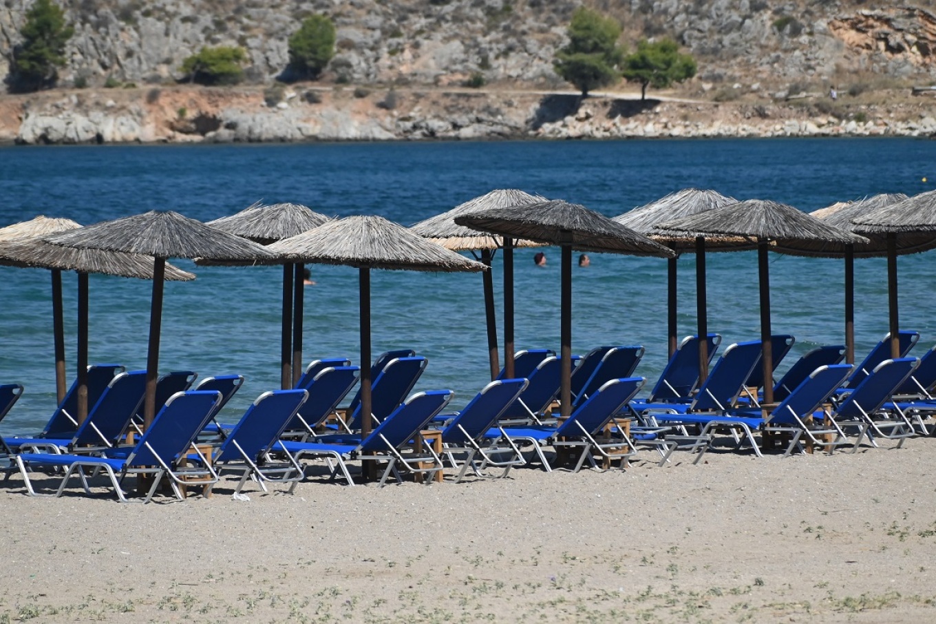 ١٠،٠٠٠ شكوى في يوليو بشأن الانتهاكات علي الشواطئ و غرامات تزيد عن مليون يورو