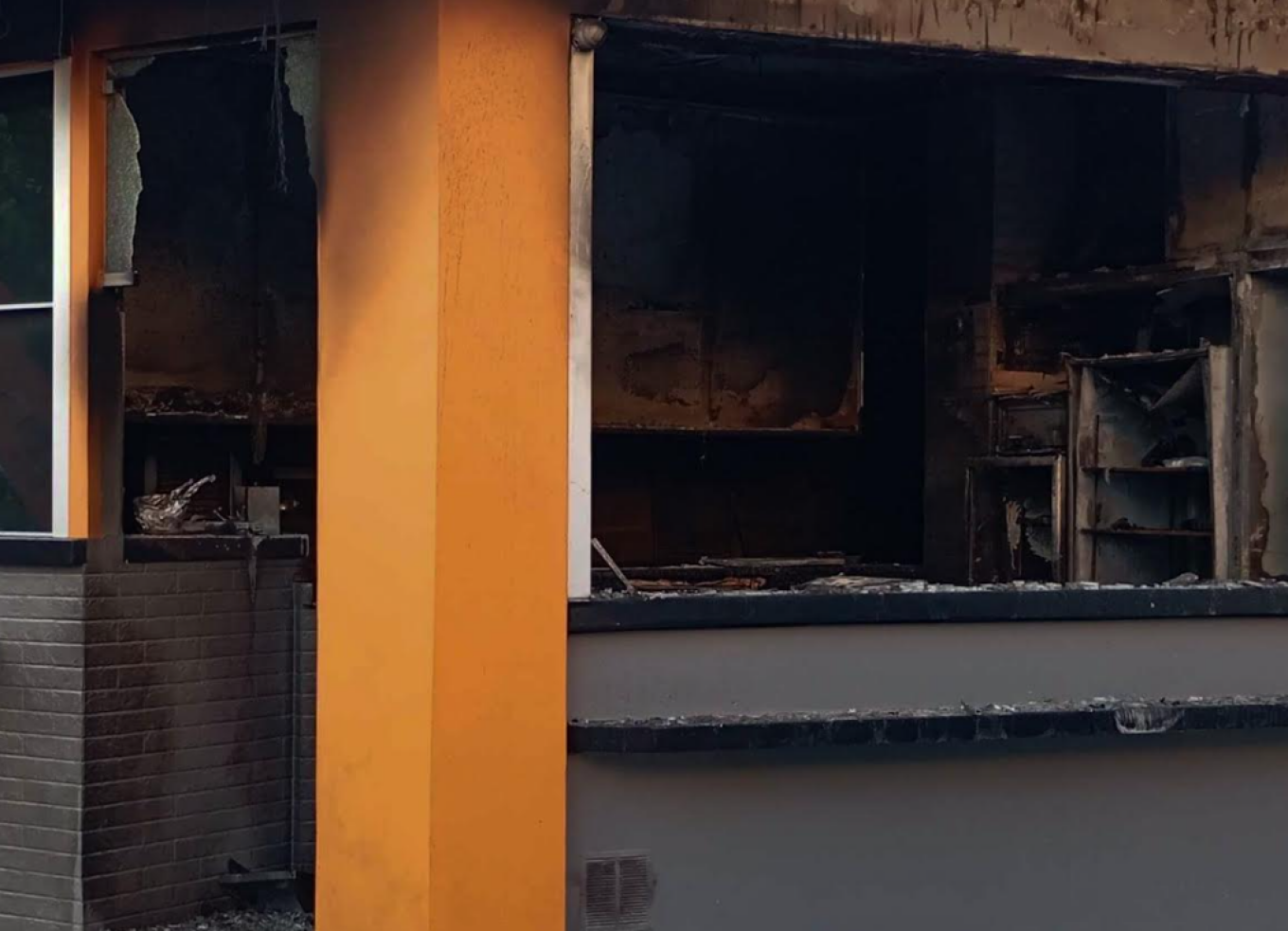 انفجار في مطعم لحوم في ميتامورفوسي - تم العثور على عبوة حارقة