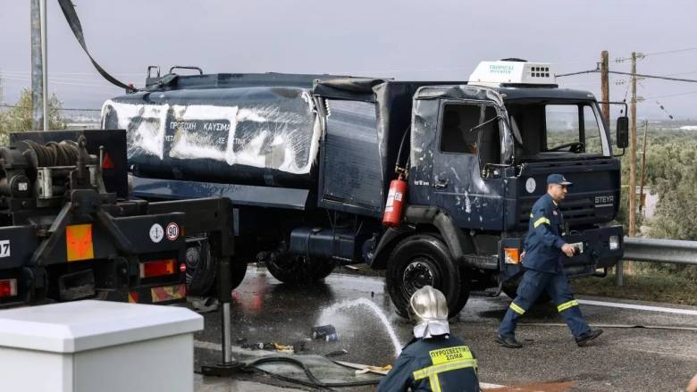 انقلاب ناقلة نفط في منطقه سخيستو و توقف حركة المرور في الاتجاهين