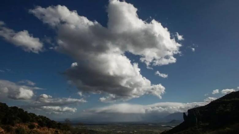 طقس غير مستقر و درجات الحرارة تصل الي ٣٣ درجة