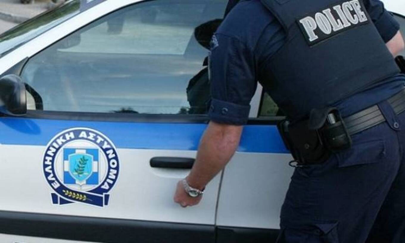 لصوص يقومون بسرقة ٩٣ منزلاً في باترا و تم اعتقال ٩ أشخاص