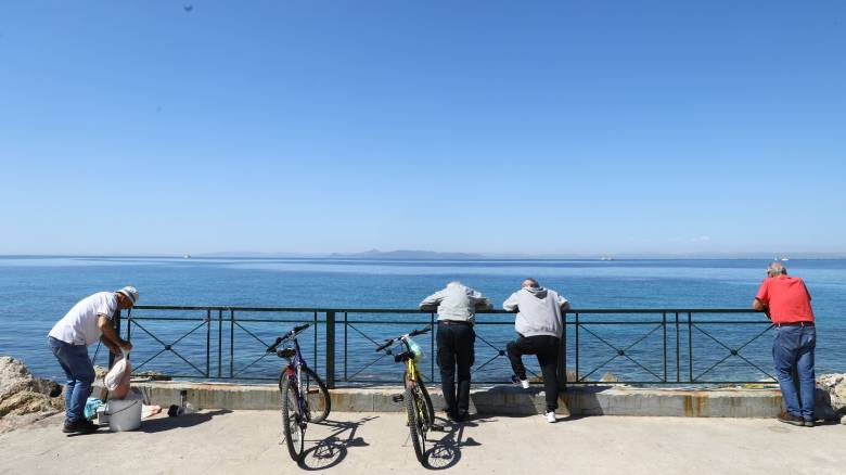 الطقس: صافي بوجه عام مع ارتفاع طفيف على درجات الحرارة