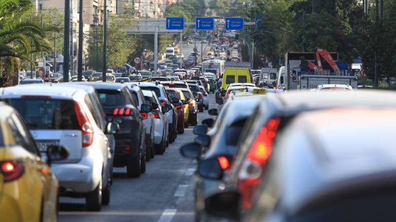 حركة المرور على الطرق: ازدحام مروري كبير في كيفيسوس و كيفيسياس - مشاكل أيضًا في أتيكي أودوس