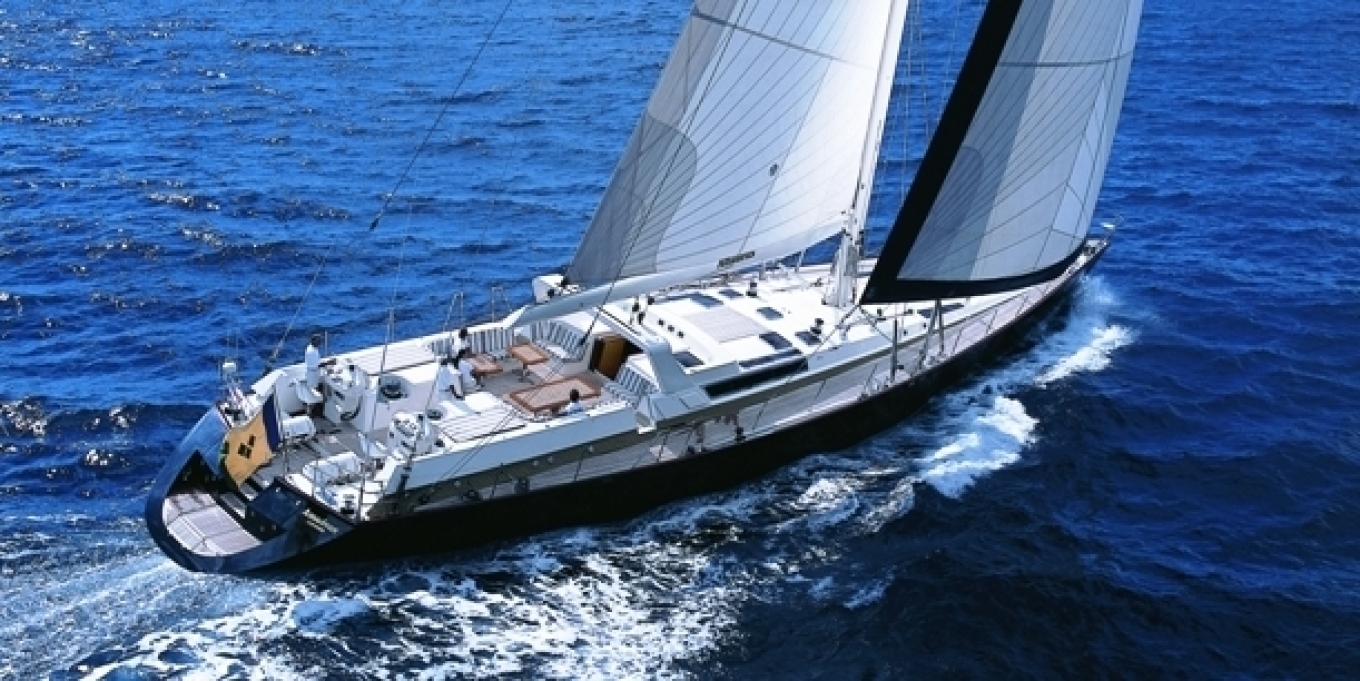 باروس: يوجد قارب شراعي على متنه ١١ أجنبيًا في وضع صعب قبالة الجزيرة