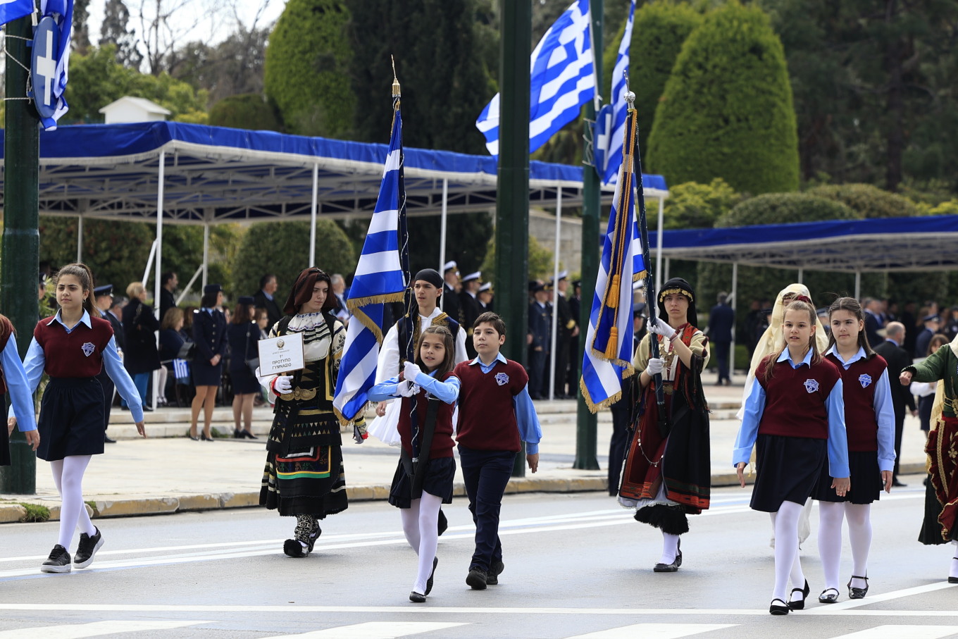 موكب ٢٨ أكتوبر ٢٠٢٤ في أثينا: متى يبدأ موكب الطلاب في سينتاجما؟