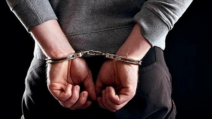 سالونيكي: اعتقال رجل يبلغ بناءً على مذكرة اعتقال أوروبية - لم يدفع ضريبة القيمة المضافة البالغة ٦٦ ألف يورو