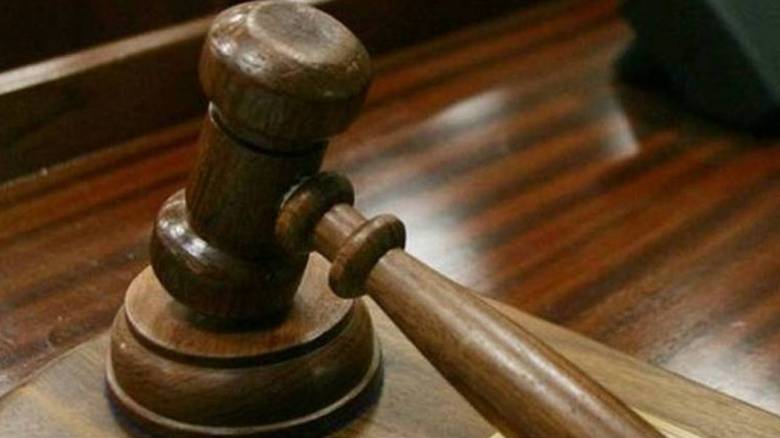 السجن ١٠ سنوات لممرضة ضربت شخصا معاقا في مبنى في سالونيكي