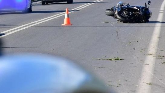 مأساة في أغرينيو: توفيت فتاة أصيبت في حادث سير مع شقيقها